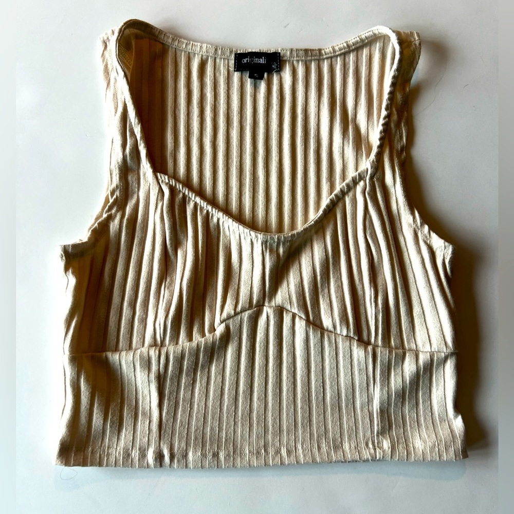 Crop top size small